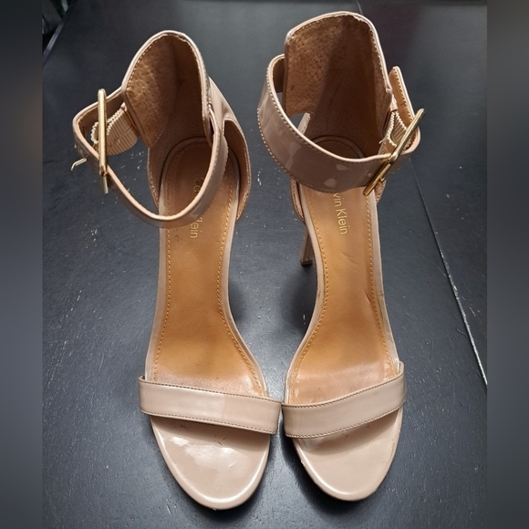 Calvin Klein Vivian Open Toe Sandal    Size 5 - Picture 2 of 10